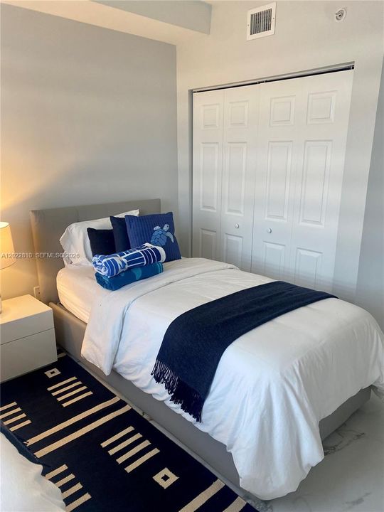 For Sale: $469,900 (2 beds, 2 baths, 1024 Square Feet)