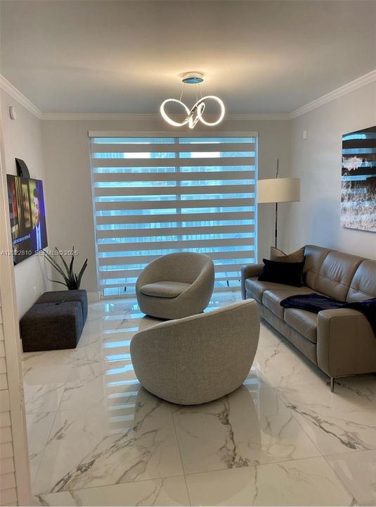 For Sale: $469,900 (2 beds, 2 baths, 1024 Square Feet)