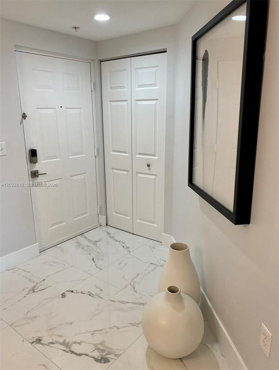 For Sale: $469,900 (2 beds, 2 baths, 1024 Square Feet)