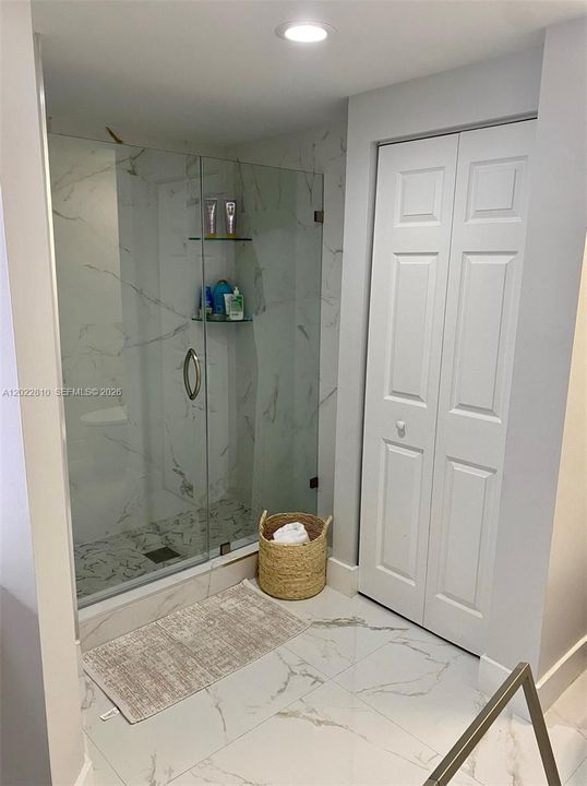 For Sale: $469,900 (2 beds, 2 baths, 1024 Square Feet)