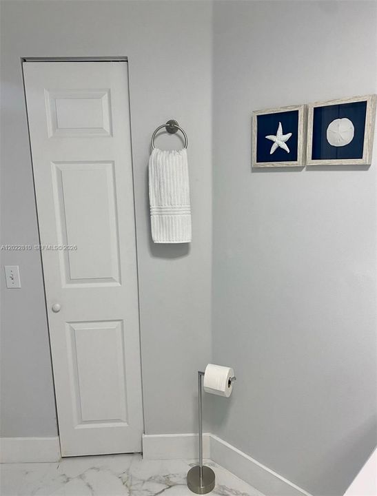 For Sale: $469,900 (2 beds, 2 baths, 1024 Square Feet)