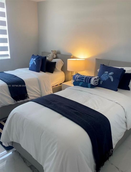 For Sale: $469,900 (2 beds, 2 baths, 1024 Square Feet)