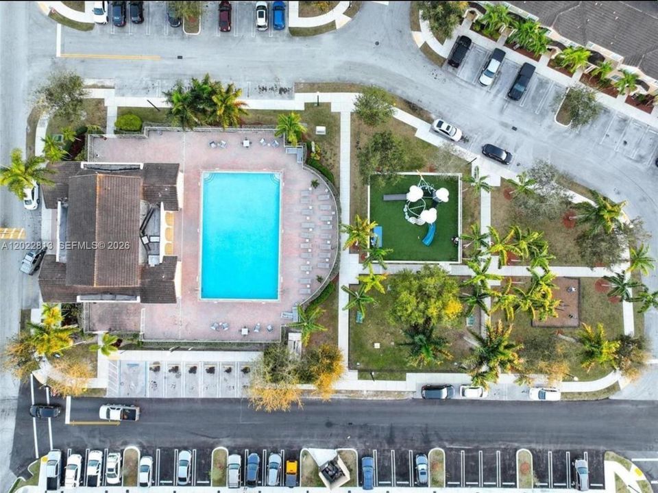 На продажу: $359,900 (3 спален, 2 ванн, 1302 Квадратных фут)