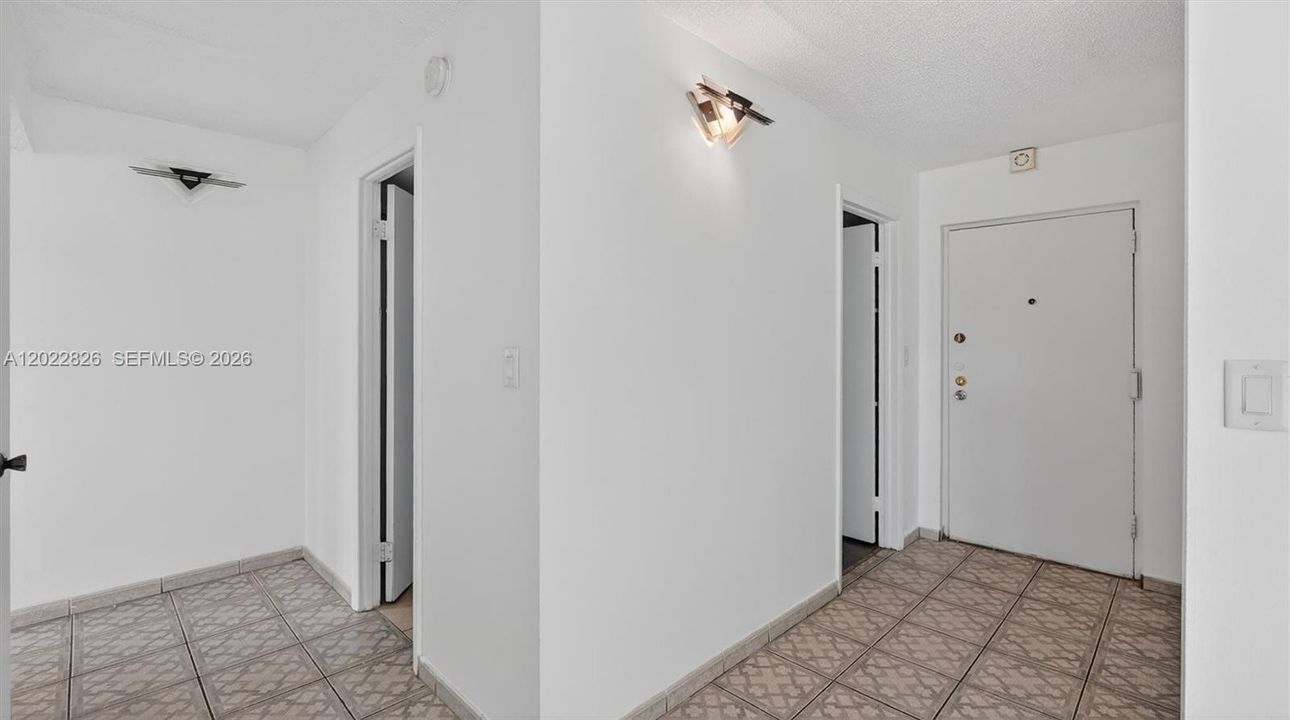 For Sale: $145,000 (2 beds, 1 baths, 1075 Square Feet)