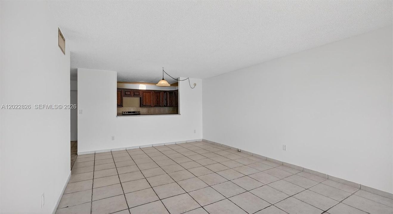 For Sale: $145,000 (2 beds, 1 baths, 1075 Square Feet)
