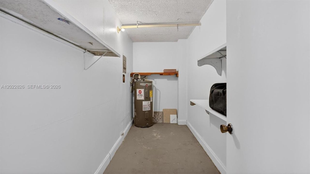 For Sale: $145,000 (2 beds, 1 baths, 1075 Square Feet)