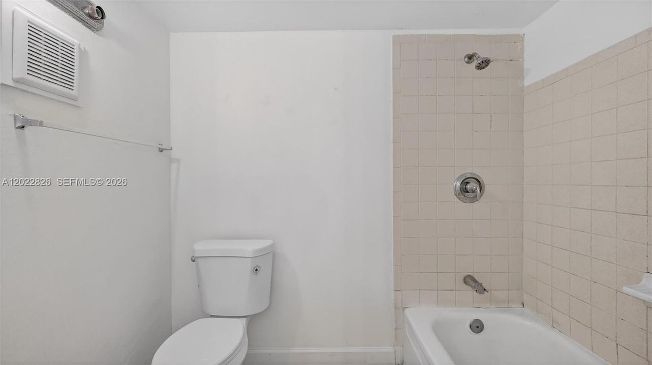 For Sale: $145,000 (2 beds, 1 baths, 1075 Square Feet)