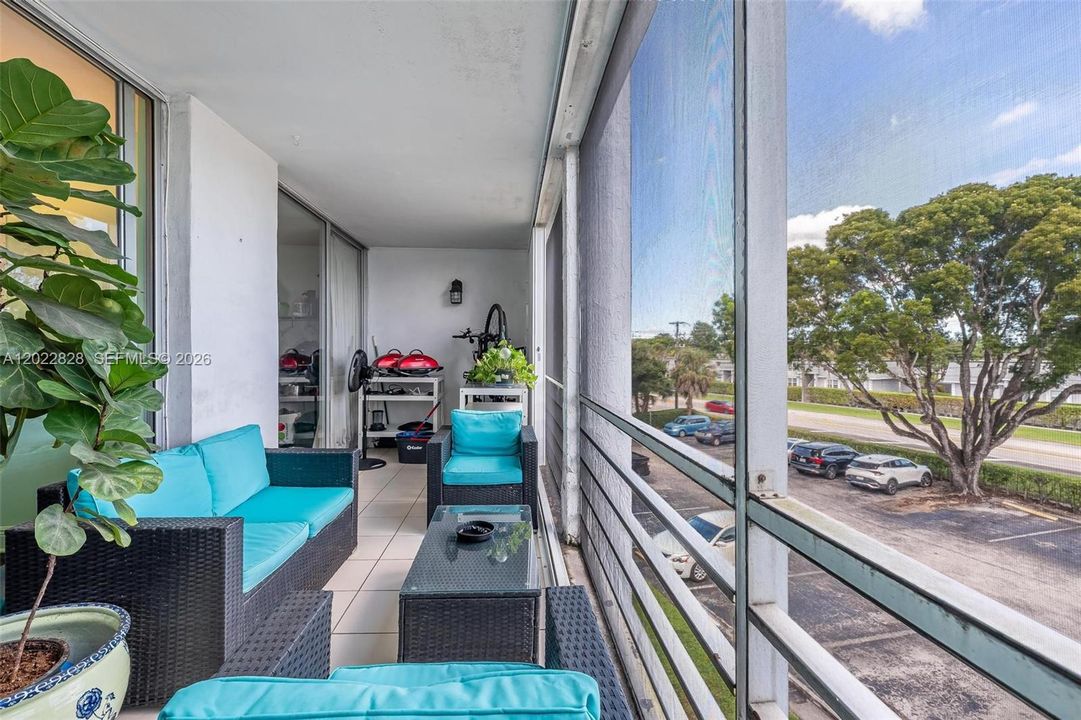 For Sale: $229,900 (2 beds, 2 baths, 1350 Square Feet)