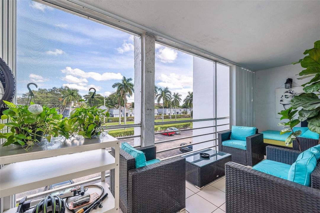 For Sale: $229,900 (2 beds, 2 baths, 1350 Square Feet)