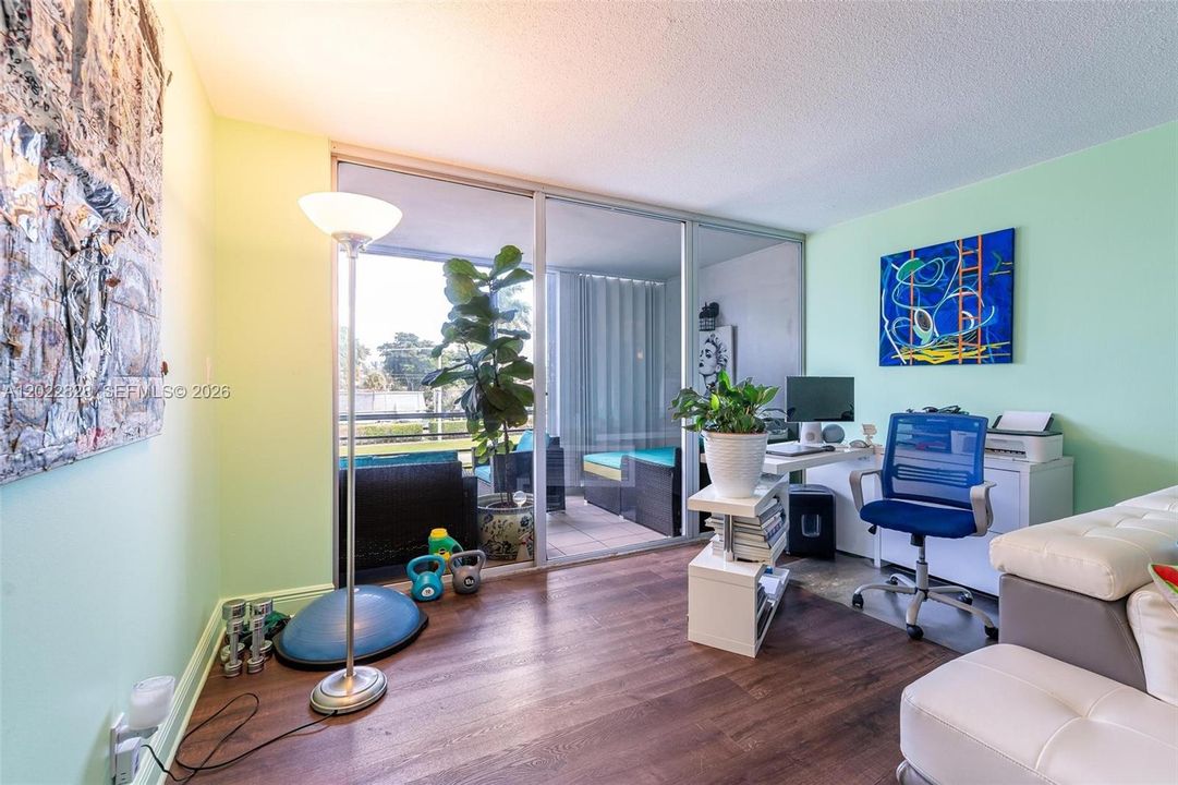 For Sale: $229,900 (2 beds, 2 baths, 1350 Square Feet)
