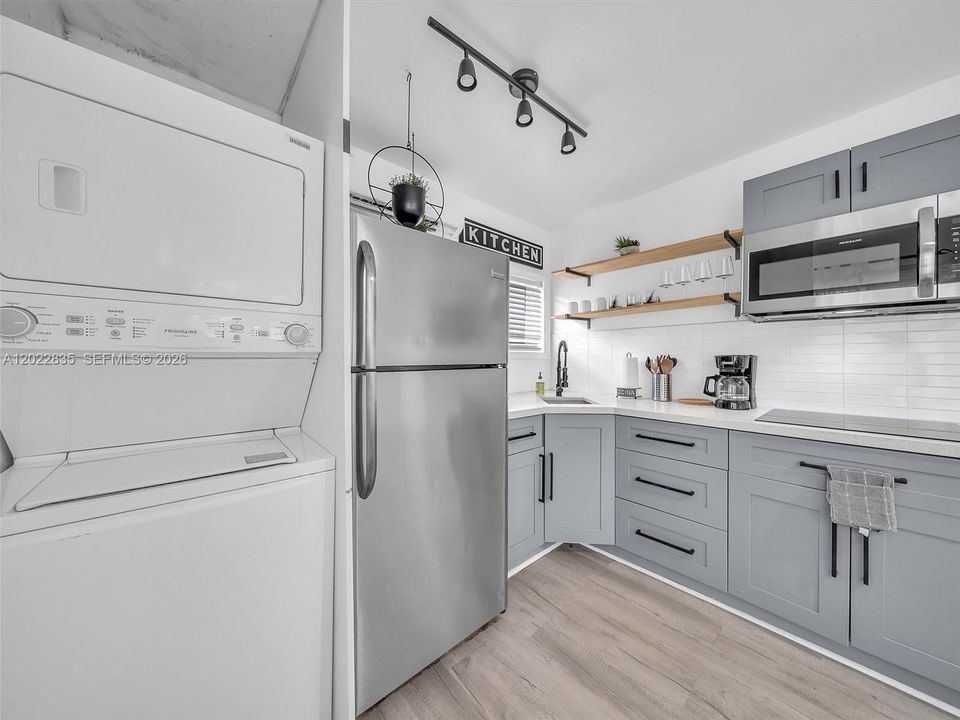 For Sale: $1,355,000 (0 beds, 0 baths, 2276 Square Feet)