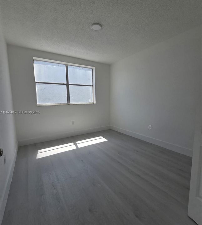 For Rent: $4,000 (5 beds, 3 baths, 2010 Square Feet)