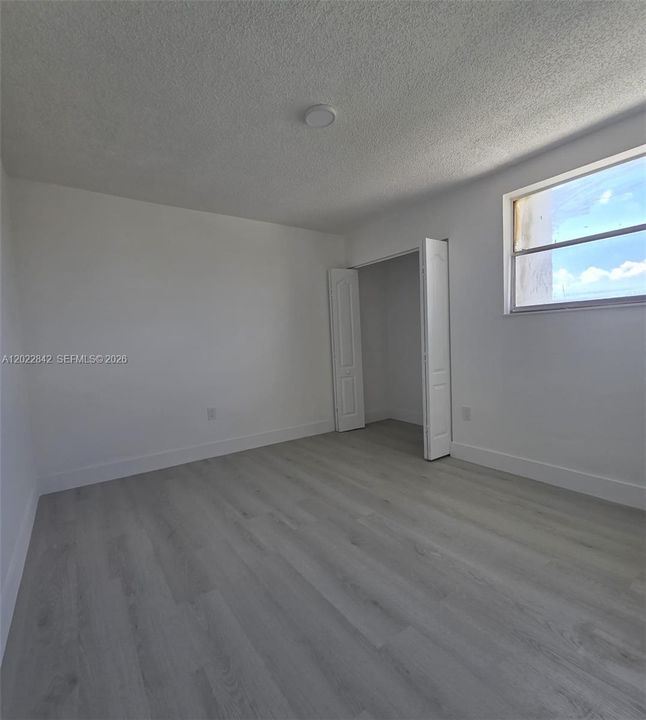 For Rent: $4,000 (5 beds, 3 baths, 2010 Square Feet)