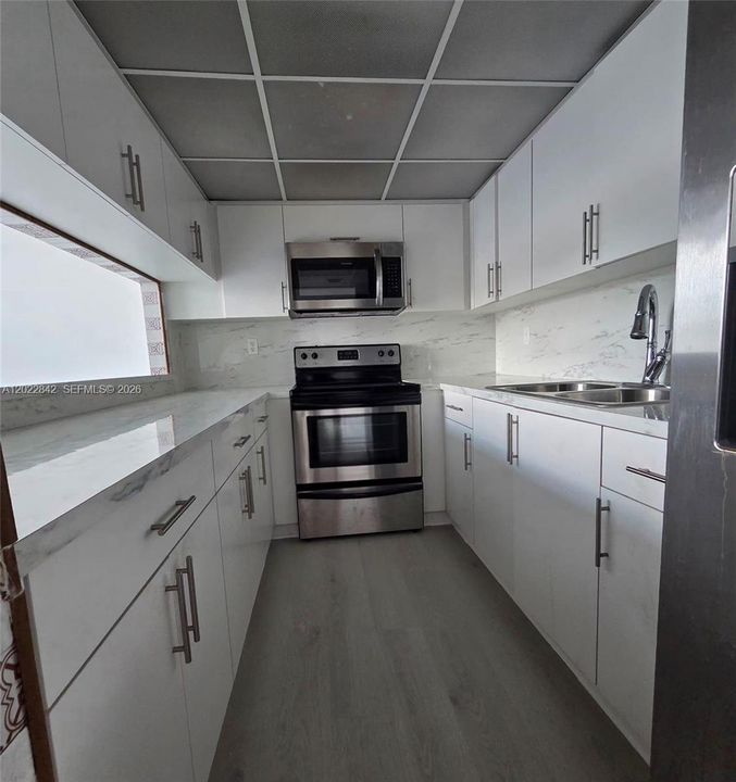 For Rent: $4,000 (5 beds, 3 baths, 2010 Square Feet)