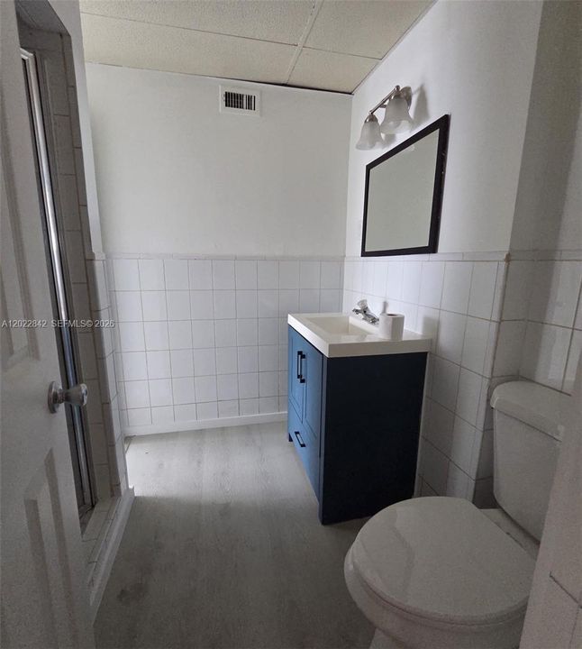 For Rent: $4,000 (5 beds, 3 baths, 2010 Square Feet)