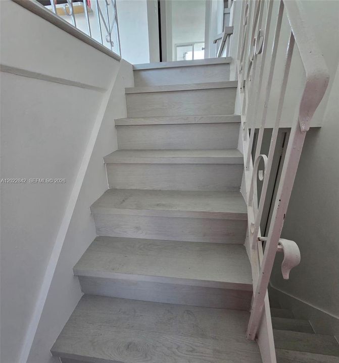 For Rent: $4,000 (5 beds, 3 baths, 2010 Square Feet)