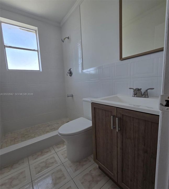 For Rent: $4,000 (5 beds, 3 baths, 2010 Square Feet)