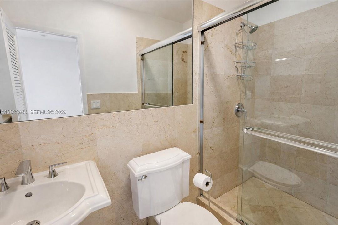 Activo con contrato: $5,200 (3 camas, 2 baños, 1500 Pies cuadrados)