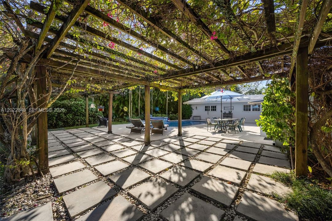 En Renta: $7,500 (5 camas, 4 baños, 3058 Pies cuadrados)