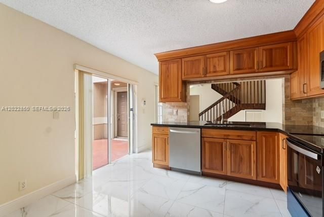 For Rent: $3,250 (3 beds, 2 baths, 1666 Square Feet)