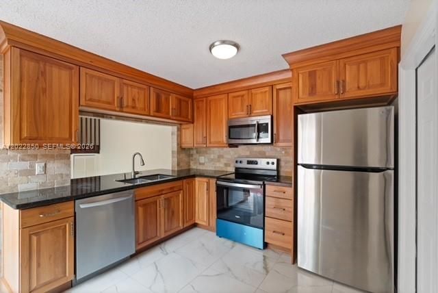 For Rent: $3,250 (3 beds, 2 baths, 1666 Square Feet)