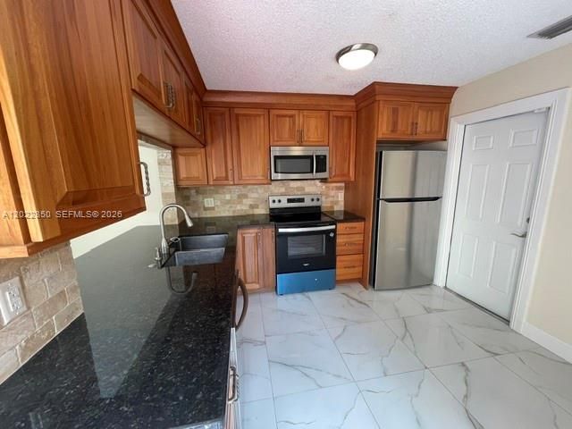 For Rent: $3,250 (3 beds, 2 baths, 1666 Square Feet)