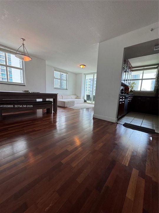 Activo con contrato: $460,000 (2 camas, 2 baños, 1149 Pies cuadrados)