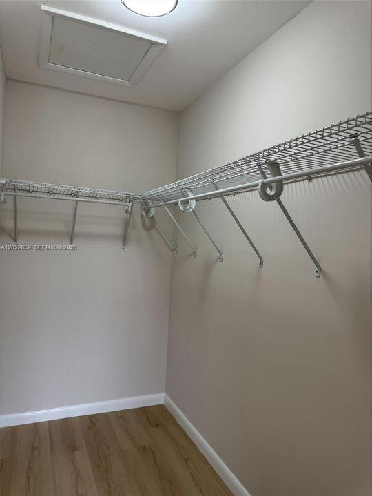Active With Contract: $2,790 (2 beds, 2 baths, 1164 Square Feet)