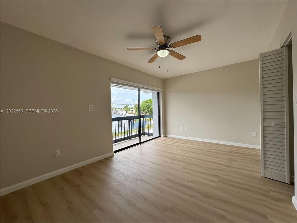 Active With Contract: $2,790 (2 beds, 2 baths, 1164 Square Feet)