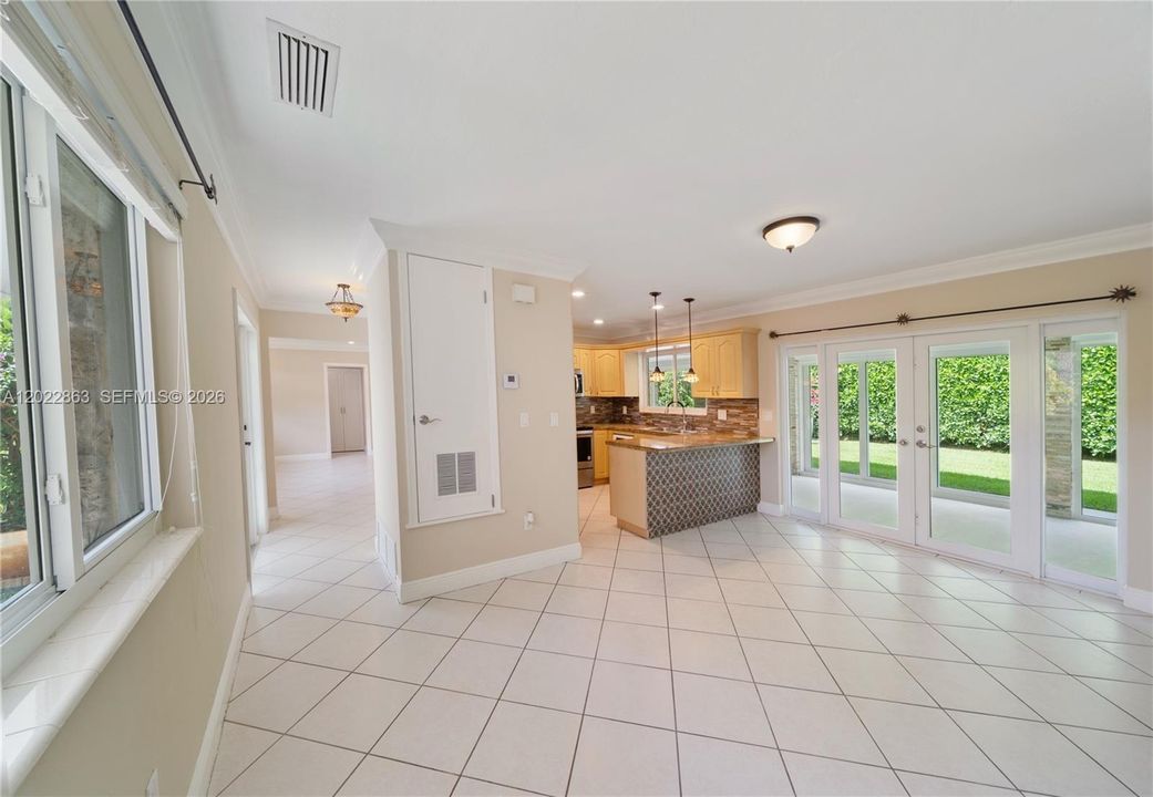 For Rent: $4,800 (4 beds, 3 baths, 1672 Square Feet)
