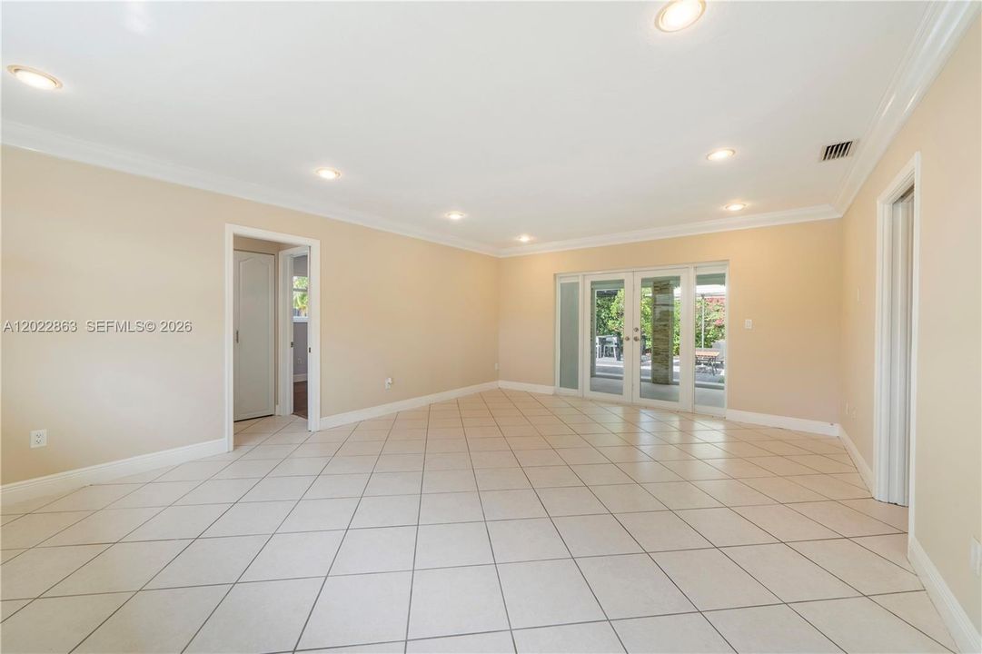 For Rent: $4,800 (4 beds, 3 baths, 1672 Square Feet)