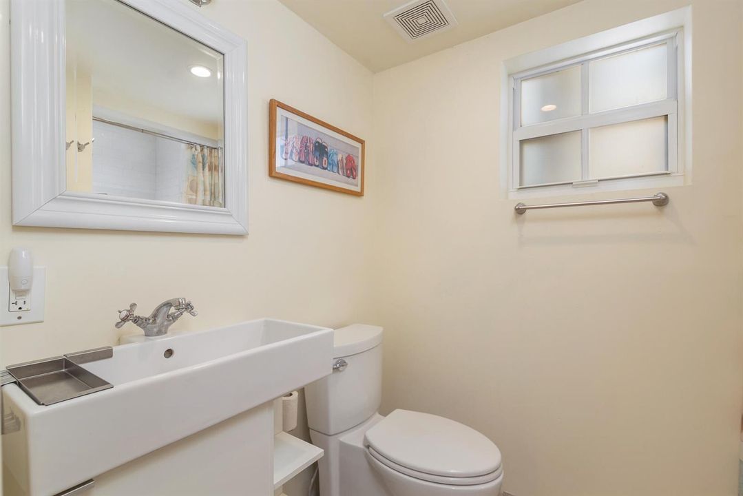Guest Cottage Bathroom