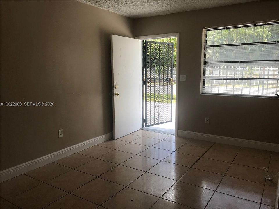 For Rent: $1,800 (2 beds, 1 baths, 0 Square Feet)