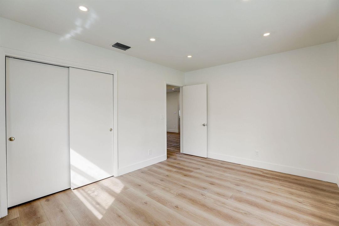 N 45th Ave-020