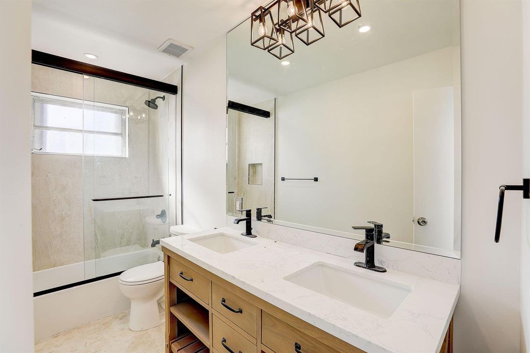 N 45th Ave-024