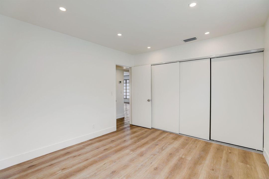 N 45th Ave-023