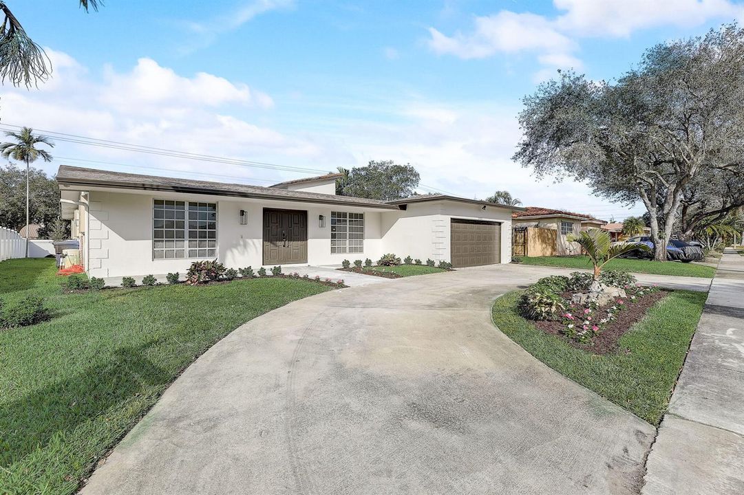 N 45th Ave-001