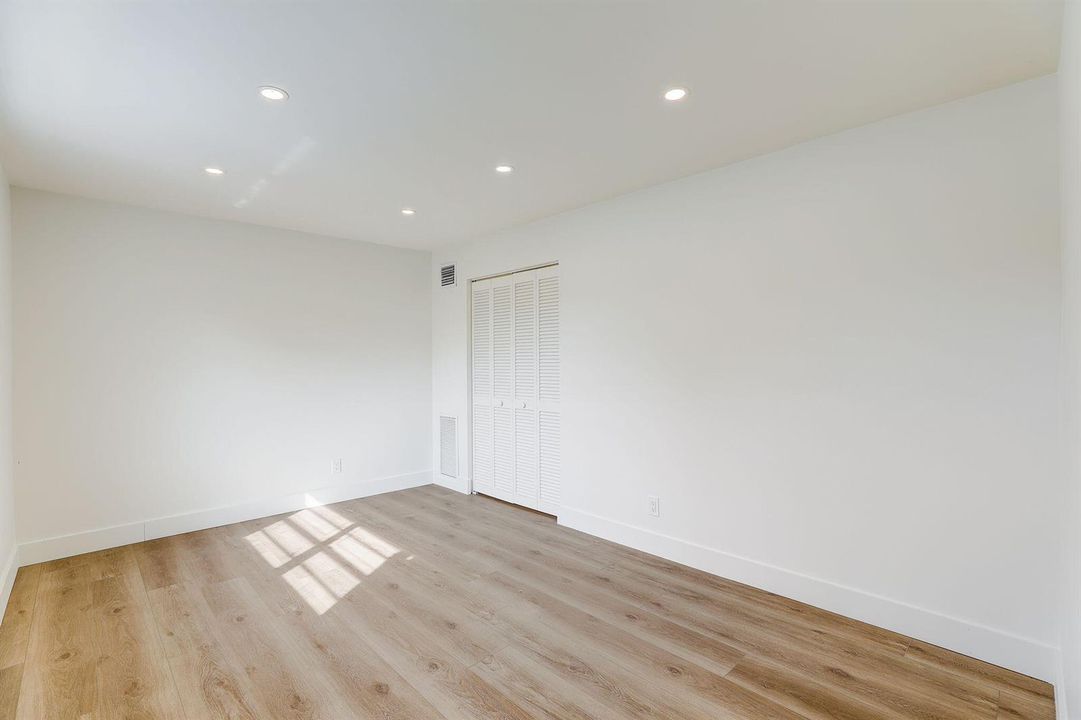 N 45th Ave-031