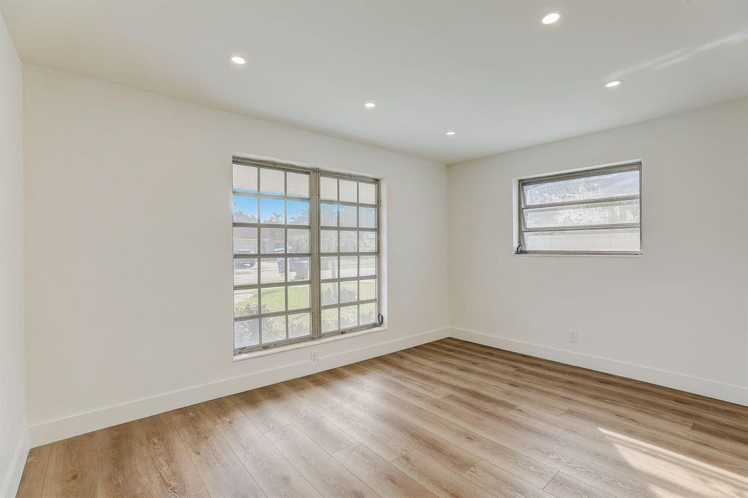 N 45th Ave-019
