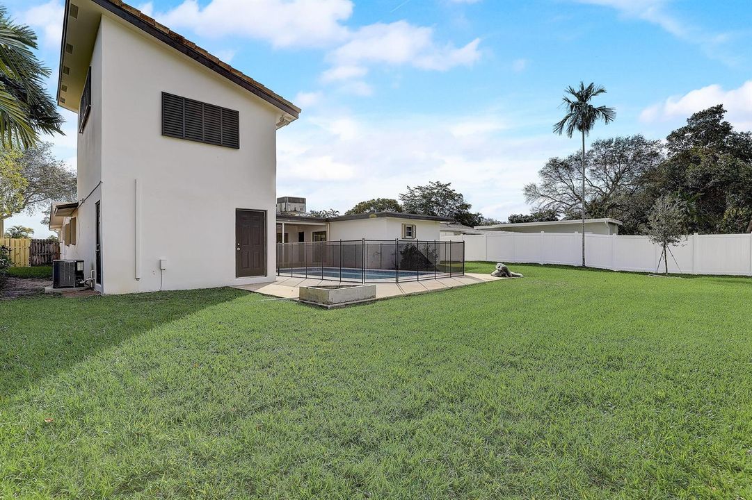 N 45th Ave-036