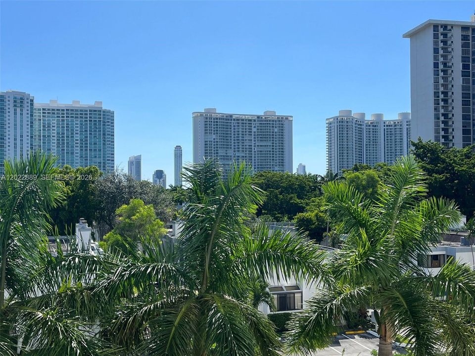 For Sale: $189,000 (1 beds, 1 baths, 1066 Square Feet)