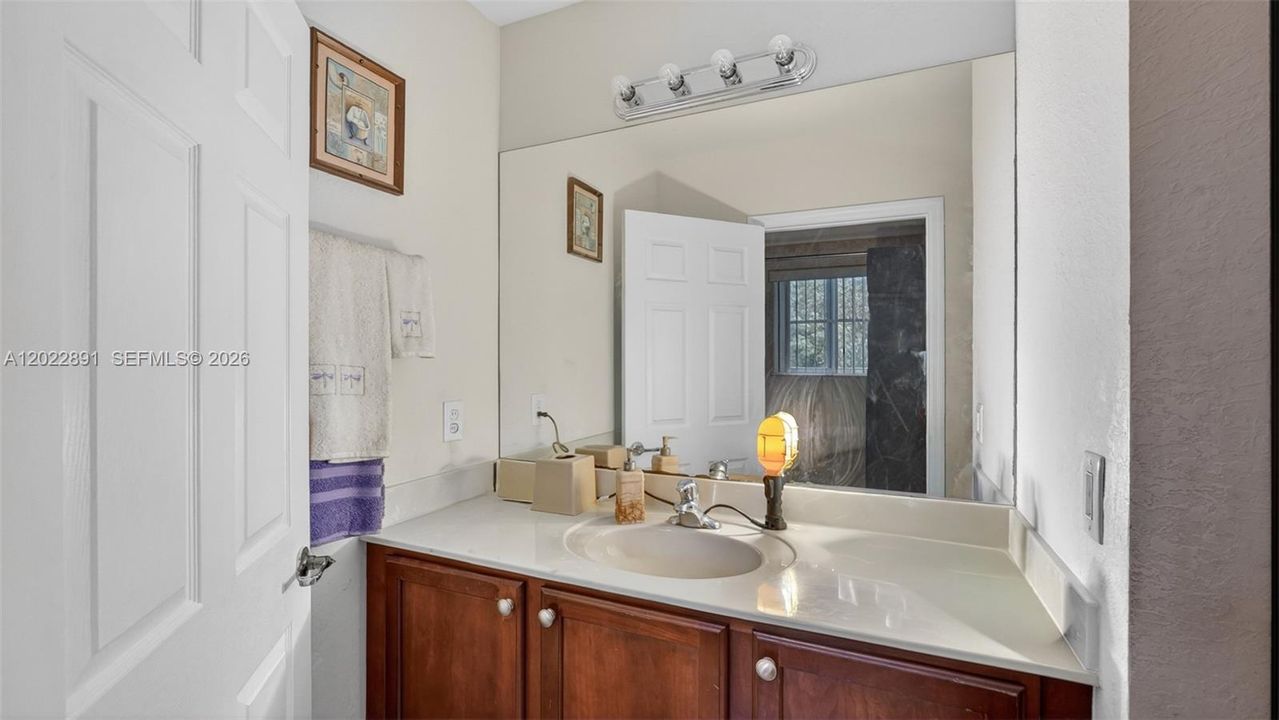 En Venta: $430,000 (3 camas, 2 baños, 1656 Pies cuadrados)