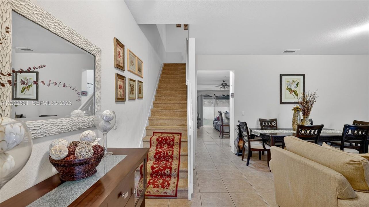 En Venta: $430,000 (3 camas, 2 baños, 1656 Pies cuadrados)