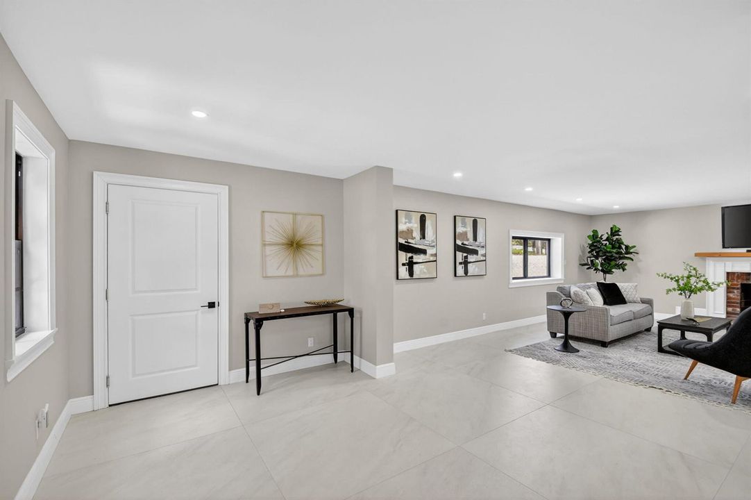 308 Greymon Dr