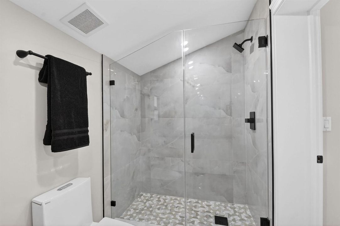 308 Greymon Dr