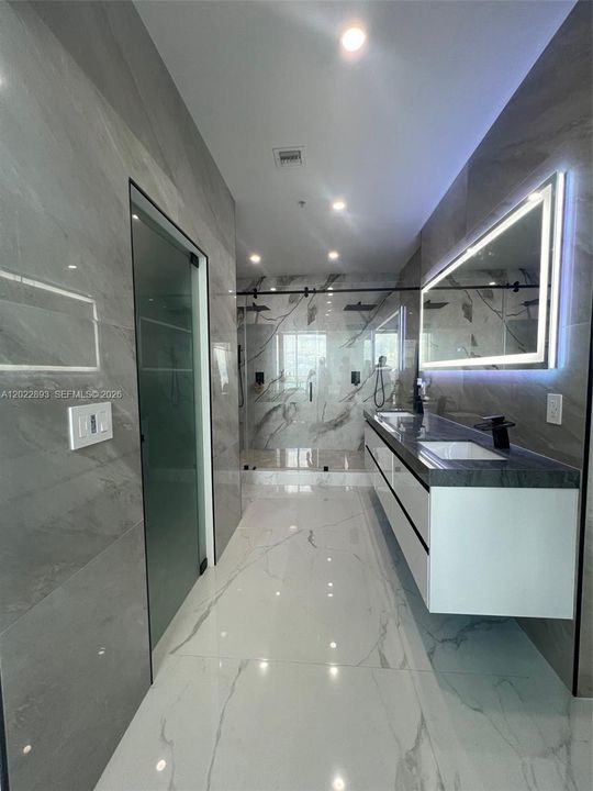 For Rent: $4,400 (2 beds, 2 baths, 1251 Square Feet)