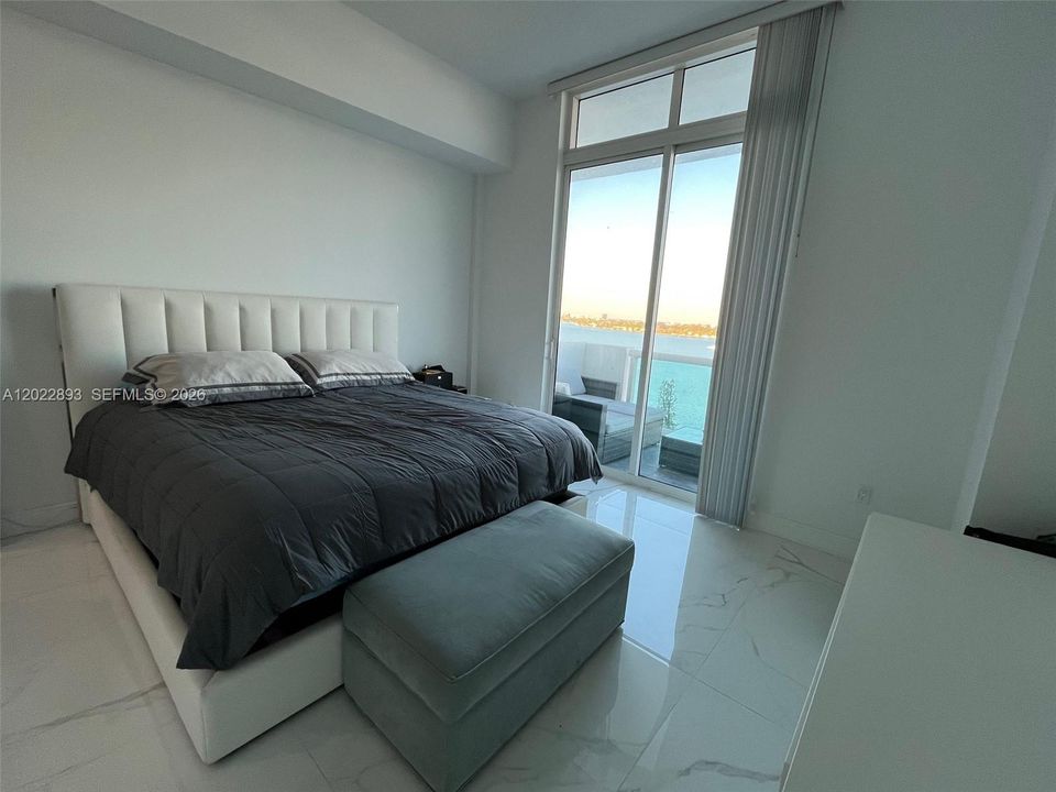 For Rent: $4,400 (2 beds, 2 baths, 1251 Square Feet)