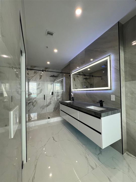 For Rent: $4,400 (2 beds, 2 baths, 1251 Square Feet)
