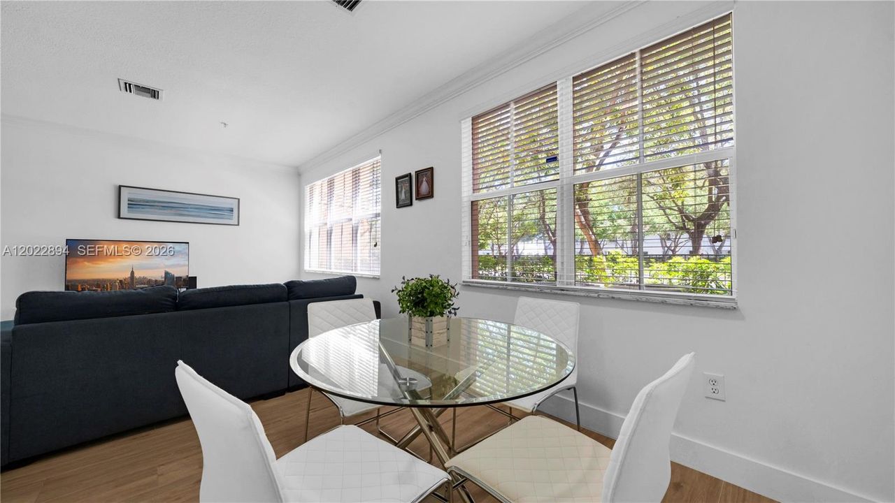 En Venta: $279,900 (1 camas, 1 baños, 775 Pies cuadrados)