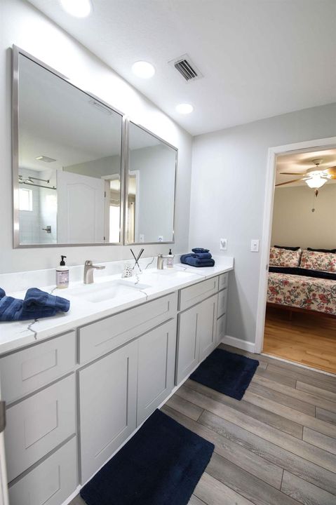 Jack & Jill Bath